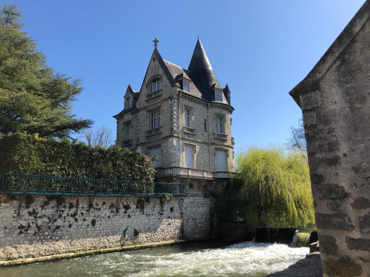 Deux Pieces Terrasse Apartamento Moret-sur-Loing Exterior foto